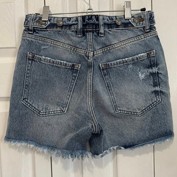 Seroya NWT Mia Distressed Button Fly Denim Shorts Size 25 - Picture 3 of 7